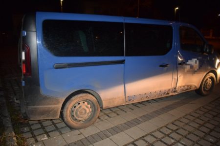 Elkötötte, megrongálta, majd visszavitte a makói páros a betegszállító autót