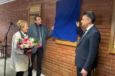 Kosárlabdázó és focista nevével bővült a vásárhelyi sportcsarnok dicsőségfala