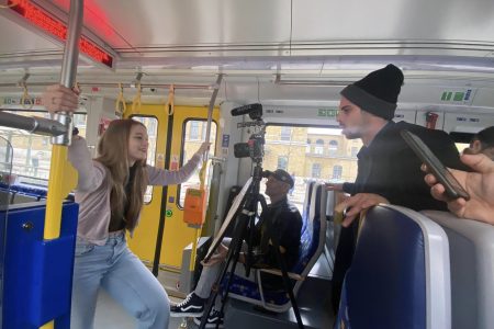 Videoklipet forgatott a Crash5 a tram-trainen