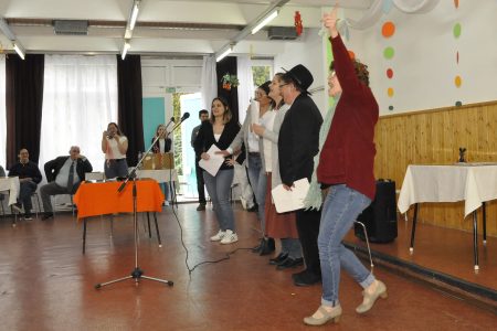Az Idősotthon lakóit is köszöntötték Nőnap alkalmából