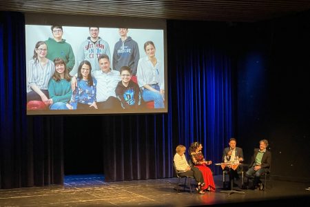 Kaleidoszkópban a primadonna, a  komédiás és a polgármester