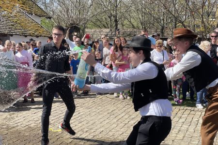 Húsvéti kavalkád a Tájházban