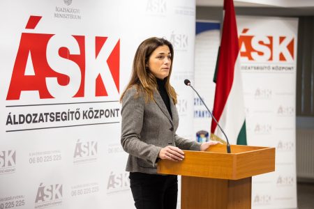 Varga Judit fontos kérdésről beszélt, de túlságosan közbeszól a politika