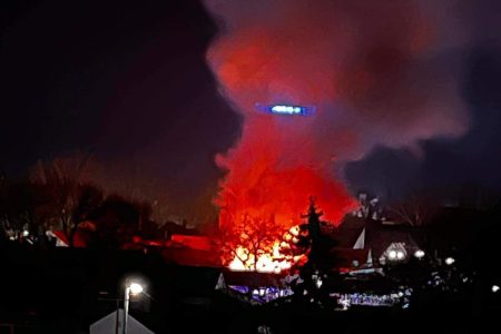 Hatalmas tűz van Makón, vásárhelyi tűzoltók is oltják