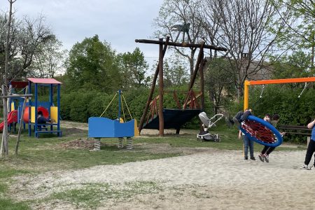 Megújult a Damjanich utcai játszótér
