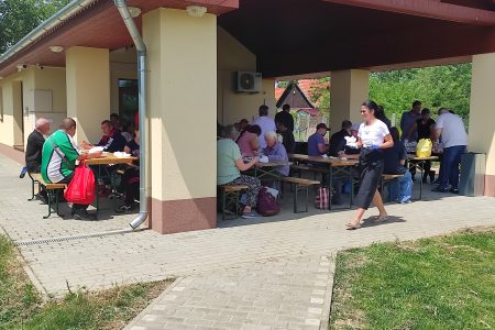 Vasárnap az Észak utcai közösségi házban lesz étel- és ruhaosztás