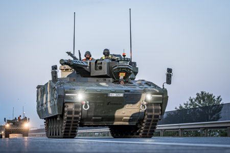 Ma este ismét katonai konvoj indul a vásárhelyi laktanyából