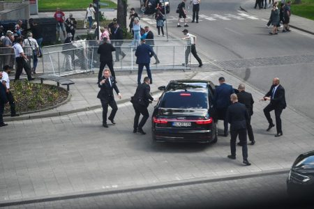 A támadás óta először jelentkezett Robert Fico, szlovák kormányfő