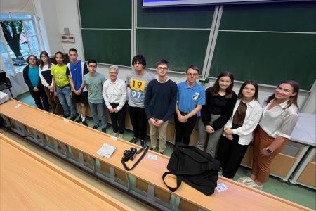 Nobel-díjas fizikus előadását hallgatták meg a Bethlen Gimnázium diákjai