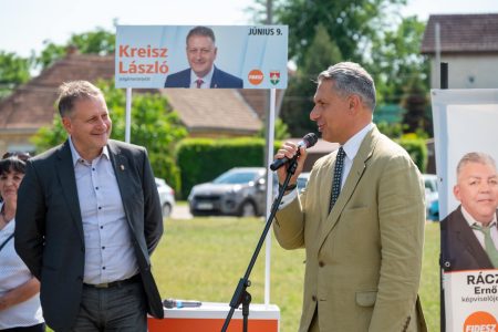 Lázár János Taksonyban is megmondta: no Fidesz, no beruházás