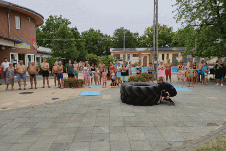 Nagyon erős embereknek szurkoltak a látogatók a vásárhelyi strandon