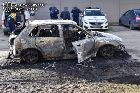 Száznyolcvannal menekült a rendőrök elől – a forgalommal szemben