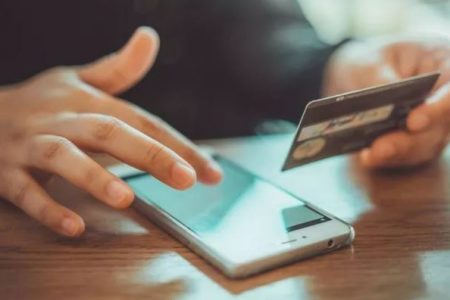 Nem a Vodafone küld SMS-t vietnámi számról és persze a rendőrség sem így küldi ki a büntetést