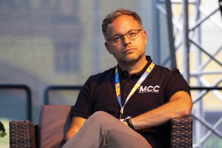 Orbán Balázs „paprikás hangulatban” nevezte „blődségnek” azt, hogy megszállópárti a magyar kormány