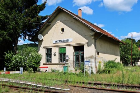 Nem Lázárék kérésére szüntetnék meg a vasúti szakaszt Komlón