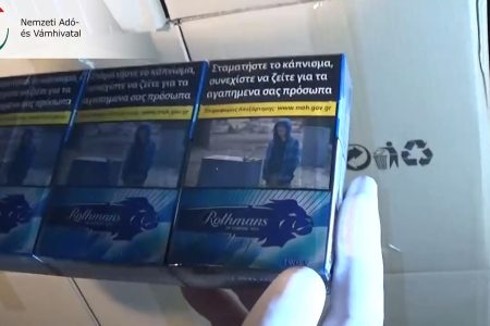 Befőttesüvegek mögé rejtettek 310 ezer doboz csempészcigit – videó