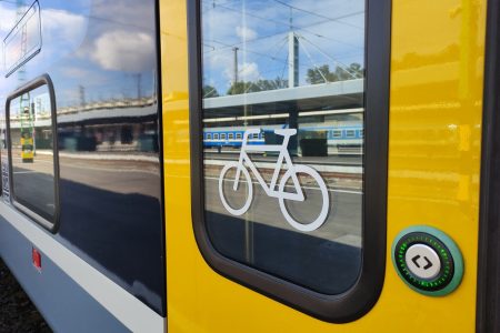 A héten ingyen fel lehet vinni biciklit a tram-trainre