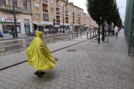 Megzavarta az eső a vásárhelyiek kedd reggelét