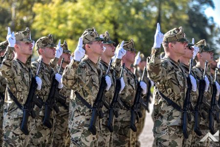 56-an tettek esküt Vásárhelyen