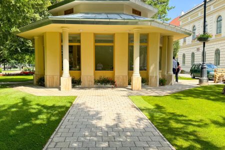 Helyben sütött pékáru egészen biztosan lesz a Kossuth téri büfében