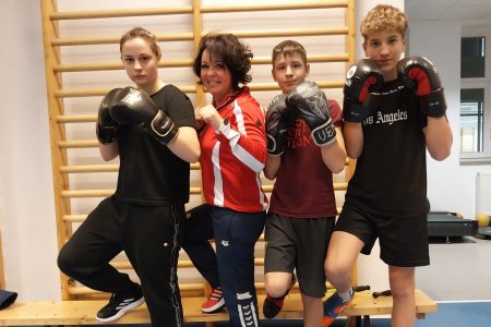 Országos bajnokságra készülnek a vásárhelyi bokszolók