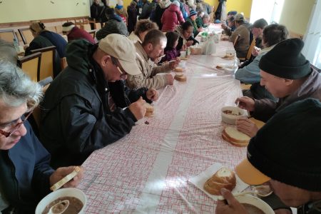 A Mátyás utcán tartják a vasárnapi ételosztást