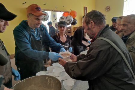A Mátyás utcán lesz a vasárnapi ételosztás