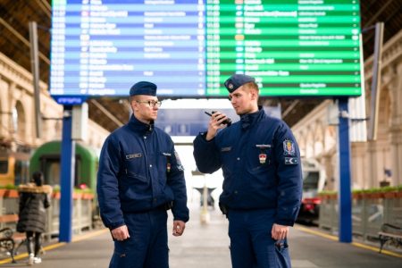 Szerdán több rendőrt láthatunk a vasutak környékén