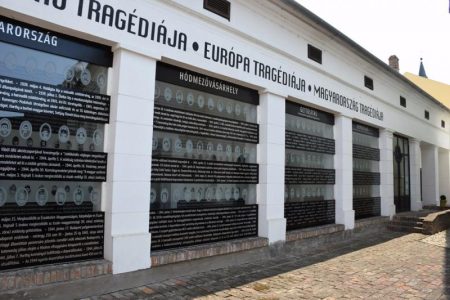 Embermentők az embertelenségben