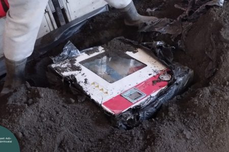 Kiásták a cink-oxidból a nyugi pirulákat Röszkénél – videóval