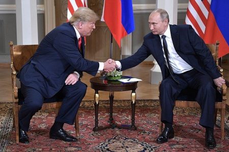 Trump máris enyhítene az Oroszországgal szembeni szankciókon