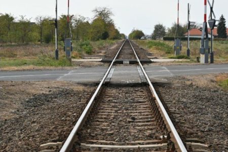 Karbantartás a székkutasi vasúti átjáróban