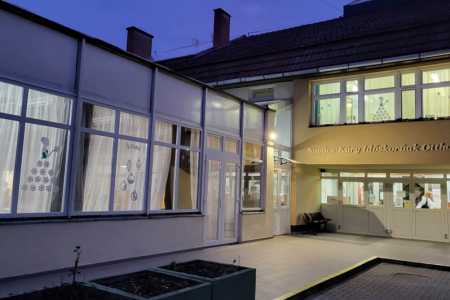 Részlegesen feloldják a látogatási tilalmat a Kovács-Küryben
