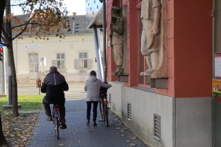 Folyamatosan „korrigálják” a vásárhelyi biciklisták a kerékpárutak nyomsávját