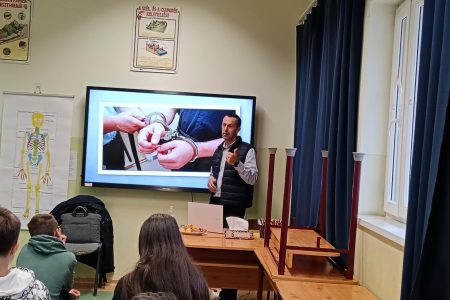Az Eötvösben tartott prevenciós eladást Maroslele polgármestere