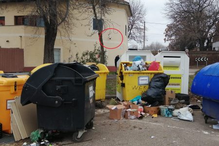 Kamera van, de egyelőre „disznóól” is a hódtói hulladékszigetnél