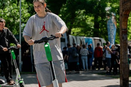 2024. május – Megérkeztek a lime-rollerek, és sörfesztivállal rúgták be a nyarat Vásárhelyen