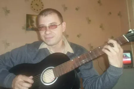 Kizuhant a kilencedikről az orosz hadsereget kritizáló közalkalmazott