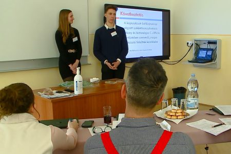 Száznégy kutató diák áll a zsűri elé ma és holnap Vásárhelyen