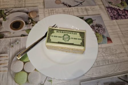 A háttérben folyik tovább a Bindzsisztán-háború