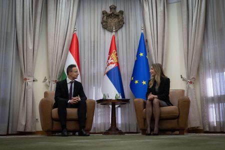 Új kőolajvezeték épül Algyő és Röszke vonalában