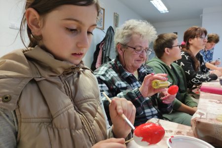 Elszaporodtak a húsvéti nyuszik a Csúcsi Olvasókörben