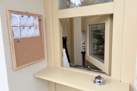 Jótékony kávézás a Kossuth Kifli Kávézóban