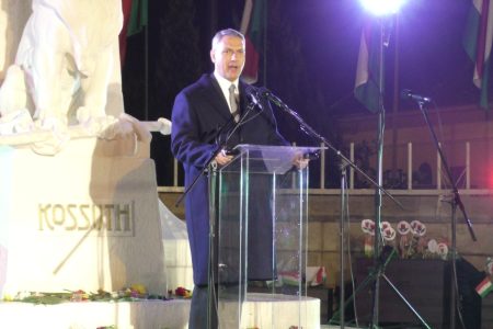 Lázár János szerint vissza kell szerezni a jogainkat Brüsszeltől