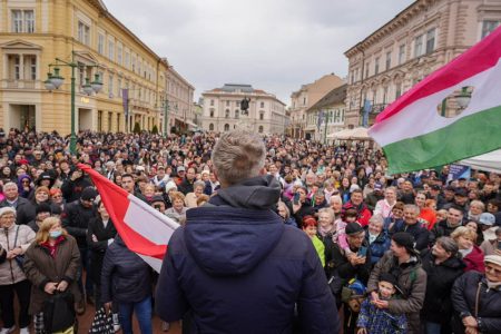 Már 14 százalékos Tisza-előnyt mért a 21 Kutatóközpont