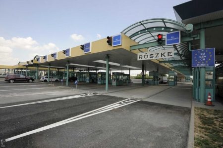Szerbia fertőtlenítő pontokat állított fel a szerb-magyar határon a ragadós száj- és körömfájás miatt