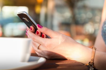 Mégsem emelik díjaikat a legnagyobb telekommunikációs cégek